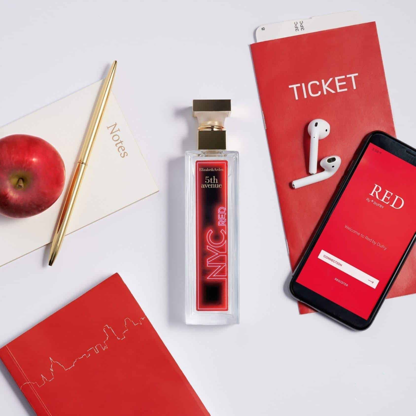 ⁦عطر فيفث أفينو أن واي سي ريد من إليزابيث أردن⁩ - الصورة ⁦1⁩