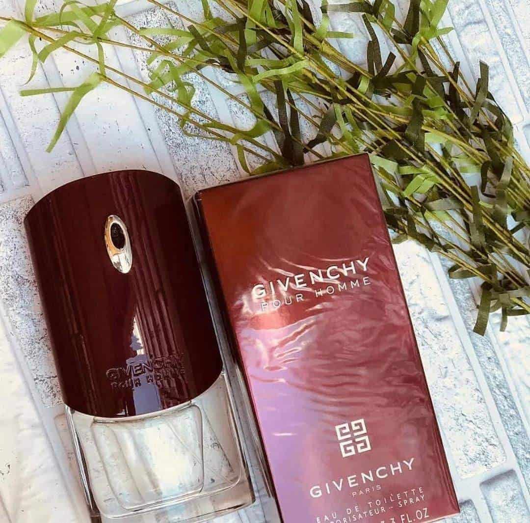 ⁦عطر جيفنشي بور أوم⁩ - الصورة ⁦1⁩