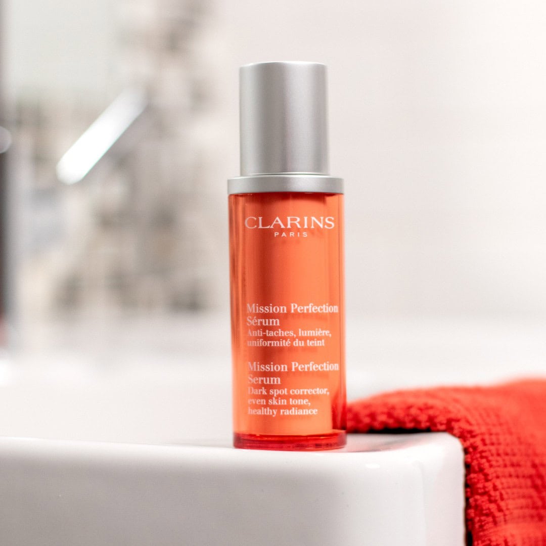 Clarins Mission Perfection Serum ميشن بيرفكشن سيروم لتصحيح عيوب البشرة من كلارنس - الصورة 2