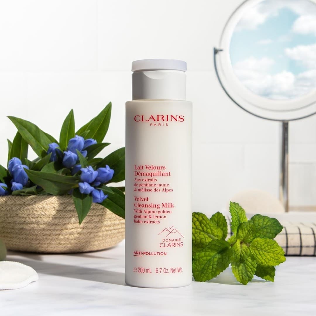 Clarins Velvet Cleansing Milk_n حليب مخملي لتنظيف البشرة من كلارنس - الصورة 2