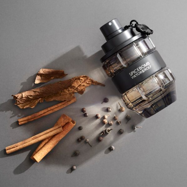 ⁦عطر سبايس بومب من فيكتور آند رولف⁩ - الصورة ⁦1⁩
