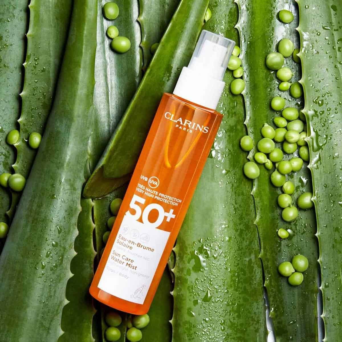 ⁦بخاخ مائي صن كير بودي SPF50+ من كلارنس⁩ - الصورة ⁦1⁩