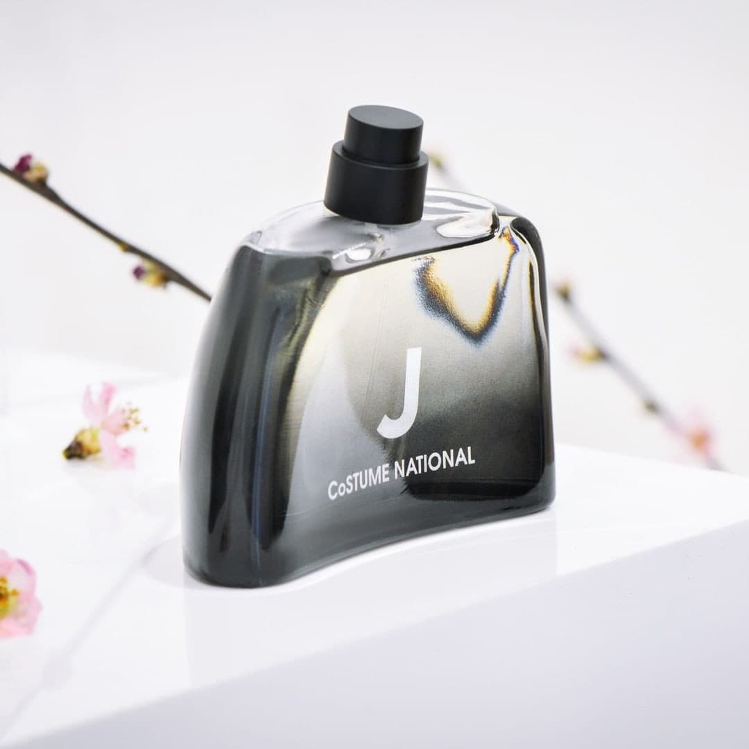 ⁦عطر جي J من كوستوم ناشونال⁩ - الصورة ⁦1⁩