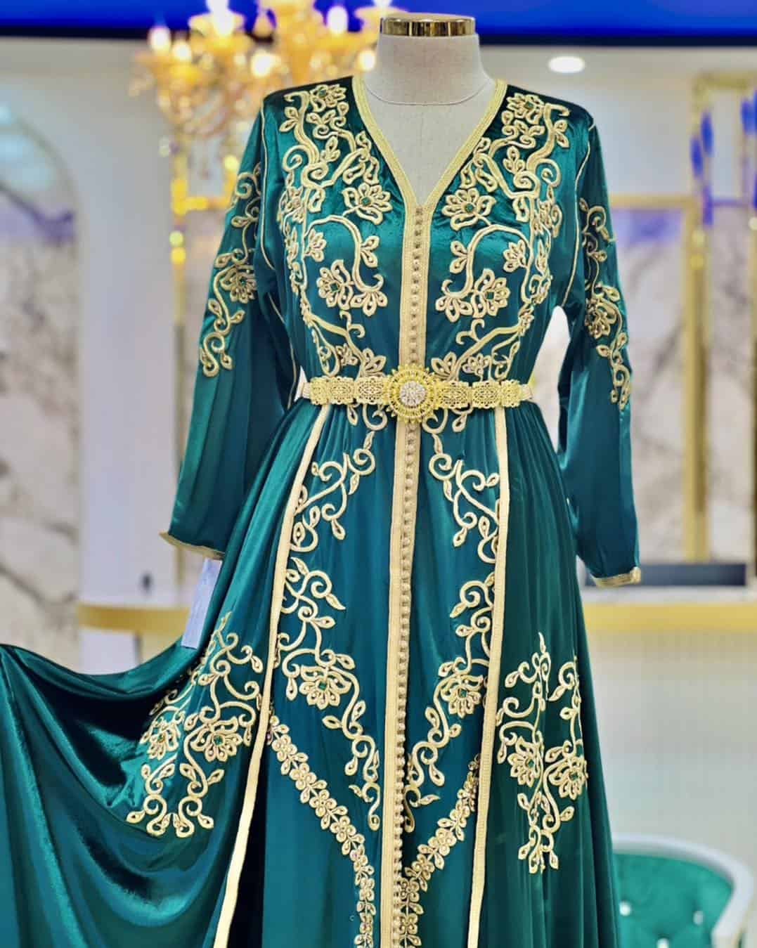 ⁦قفطان فخم بقماش الكاتفة مراية -لون الاخضر الملكي⁩ - الصورة ⁦2⁩