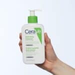 غسول مرطب للبشرة الجافة والعادية من سيرافي