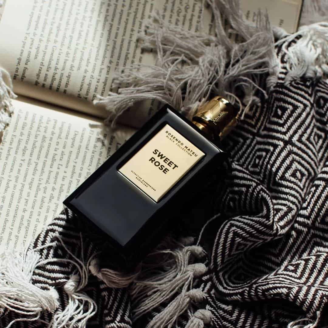 Rosendo Mateu Sweet Rose عطر سويت روز من روسيندو ماتيو - الصورة 2