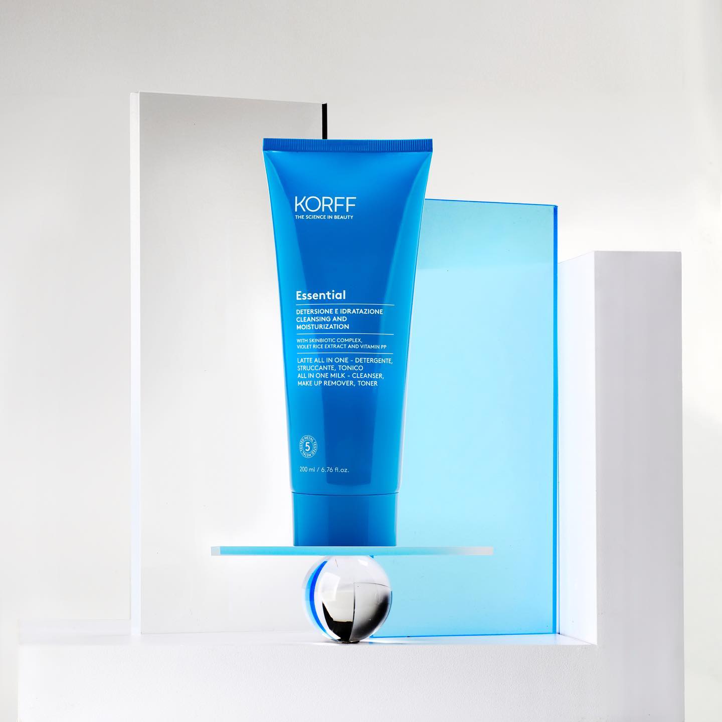 ⁦مزيل مكياج الحليب وتونر الكل في واحد من كورف⁩ - الصورة ⁦1⁩